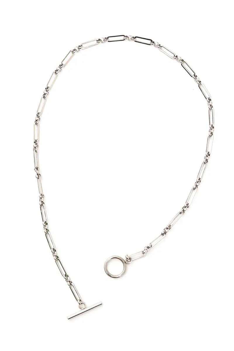 18K stainless steel toggle chain necklace featuring a sleek design and durable, tarnish-resistant material.