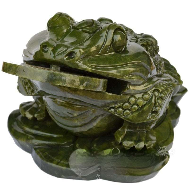 Green South Jade Toad Jewelry holding a coin, Chinese style prosperity ornament