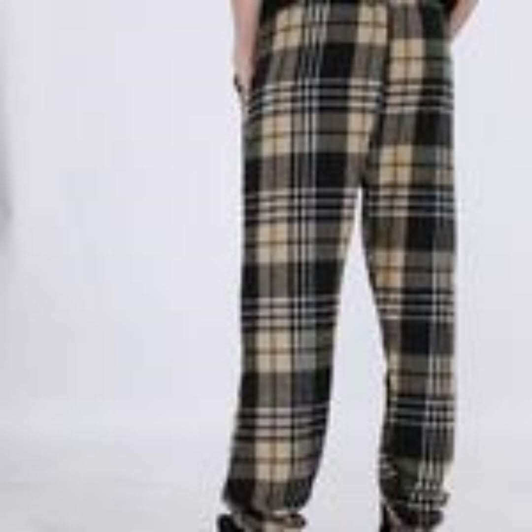 trendy men's casual plaid pants with beige and black check pattern