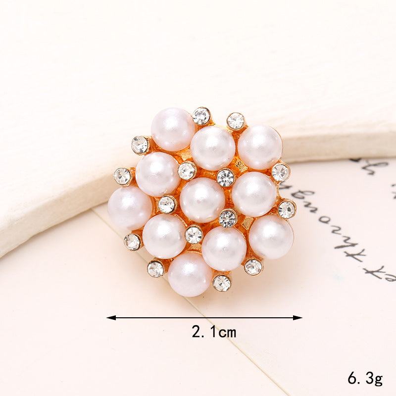 Bright Pearl Flower Shoe Ornament with pearls and crystals, enhancing footwear style and elegance.