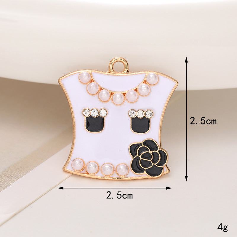 Bright Pearl Flower Shoe Ornament featuring elegant pearls and a black flower design, perfect for enhancing shoes.