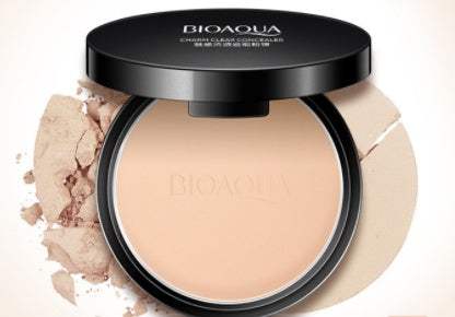It Cosmetics Bye Bye Pores pressed powder in natural shade with universal skin suitability and compact black case