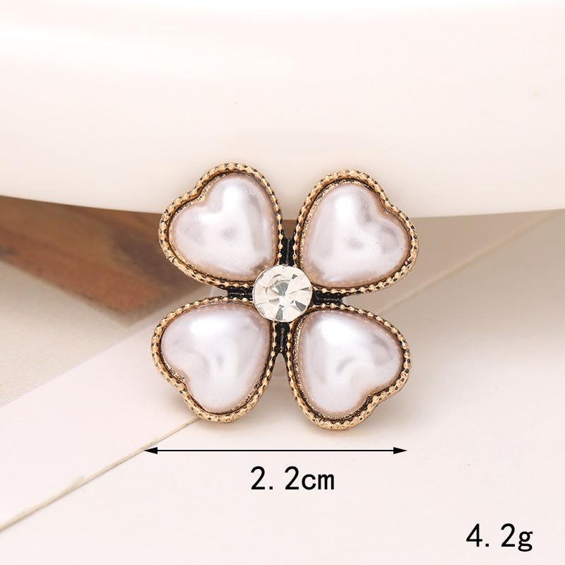 Bright Pearl Flower Shoe Ornament in heart shape, with four pearls and crystal, 2.2cm, stylish shoe accessory.