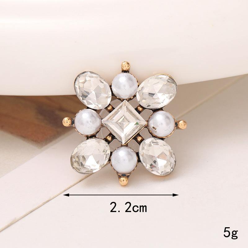 Bright Pearl Flower Shoe Ornament featuring crystals and pearls, perfect for embellishing shoes.