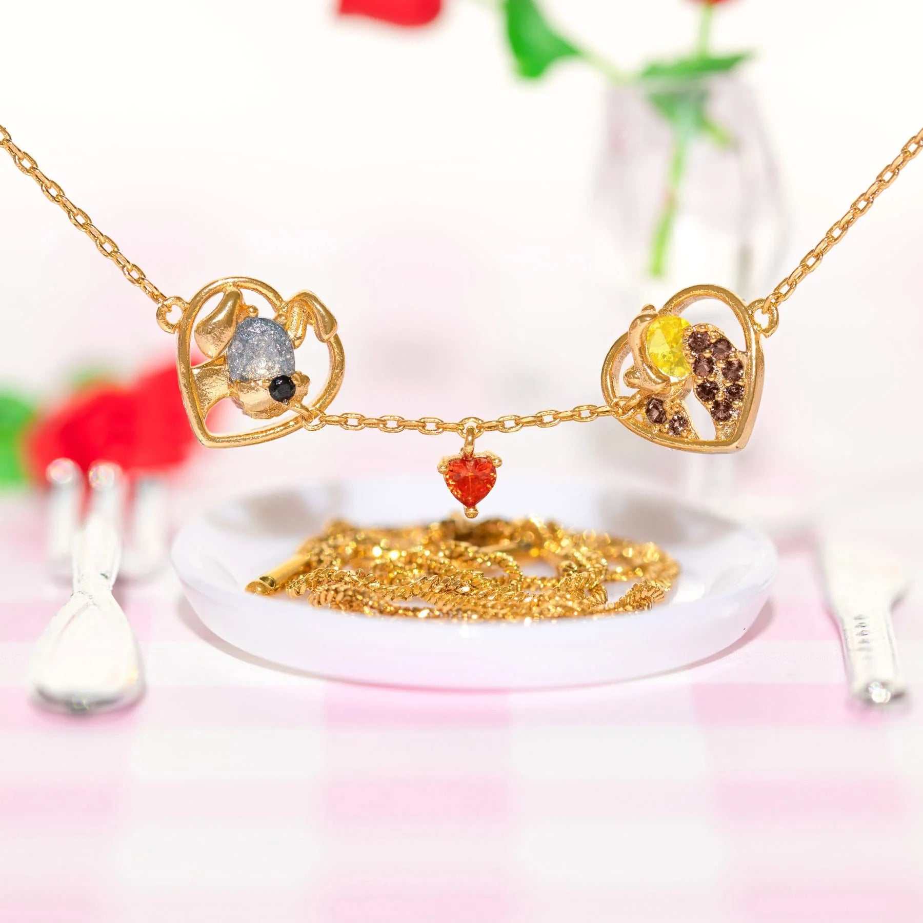 Gold cartoon dog couple heart-shaped pendant bracelet with love arrow detail