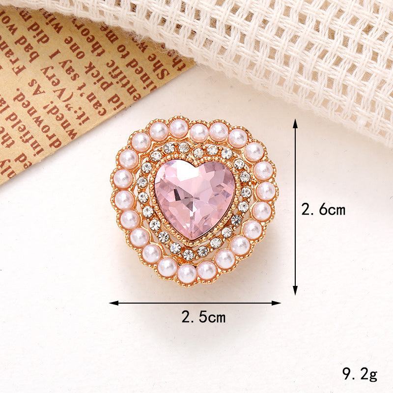 Bright Pearl Flower Shoe Ornament featuring a heart-shaped gem surrounded by pearls, enhancing shoe style.
