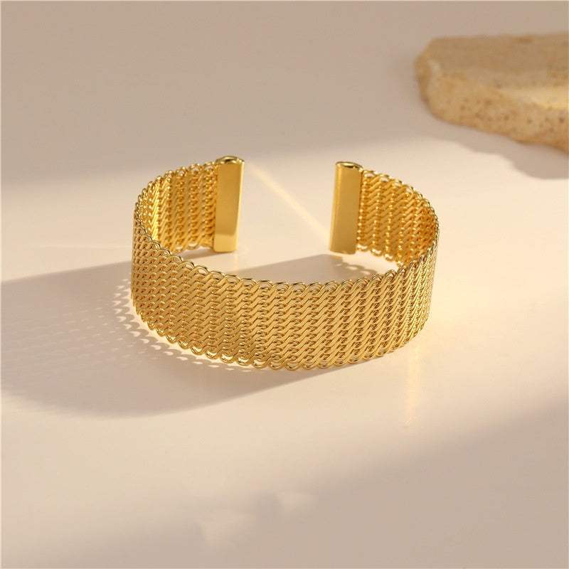 European and American style open-ended 14K gold copper bracelet with ring design