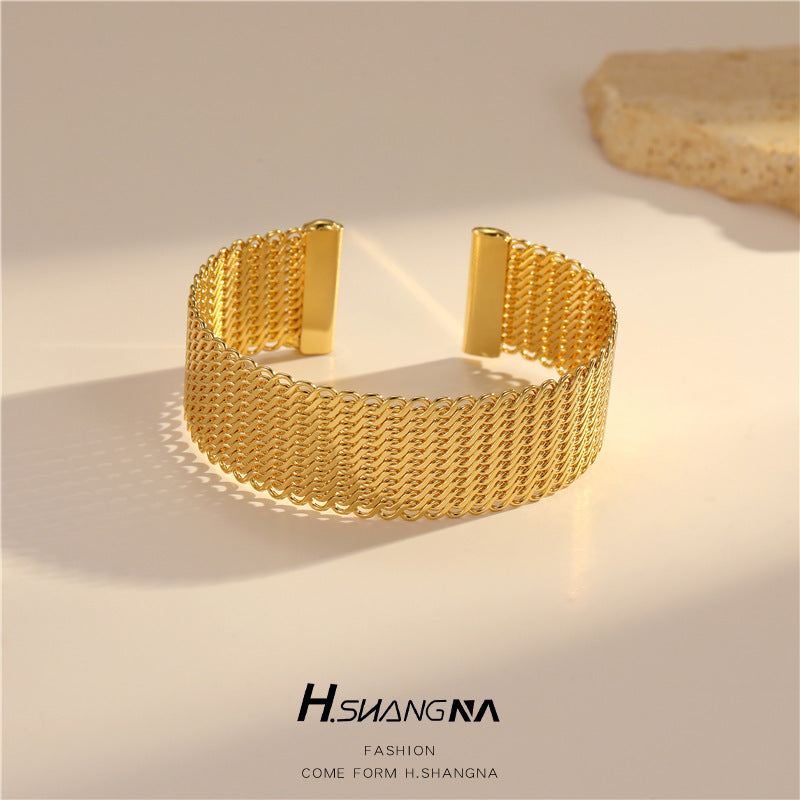 European and American style 14K gold open-ended ring-inspired bracelet