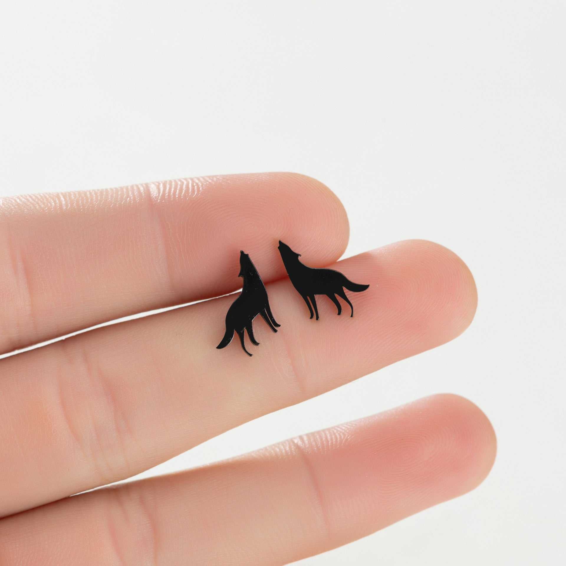 Female Japan and South Korea cute small black wolf animal ear studs on fingers