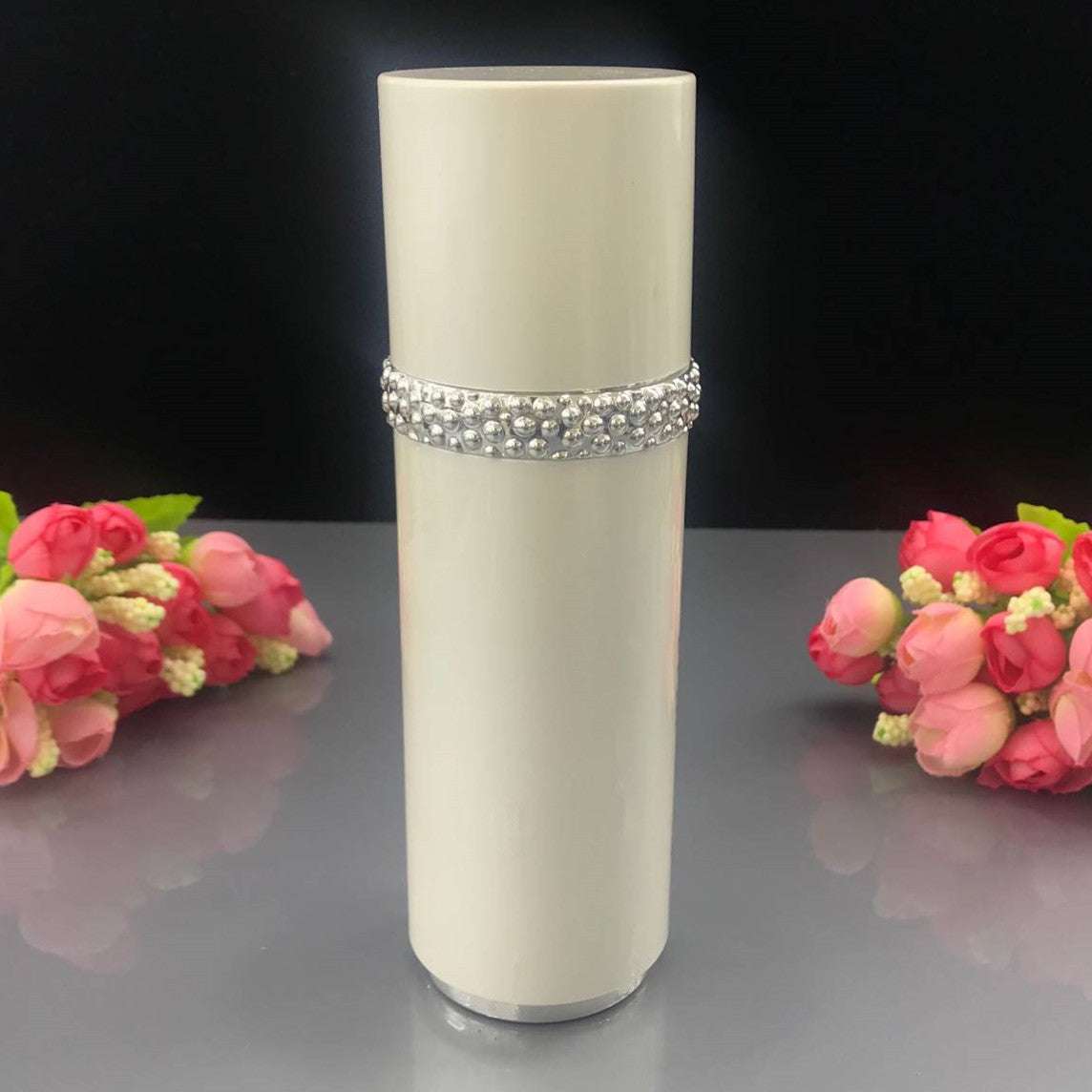 elegant white cosmetic bottle with pearl decoration from High-grade Sub-bottling Pearl Set