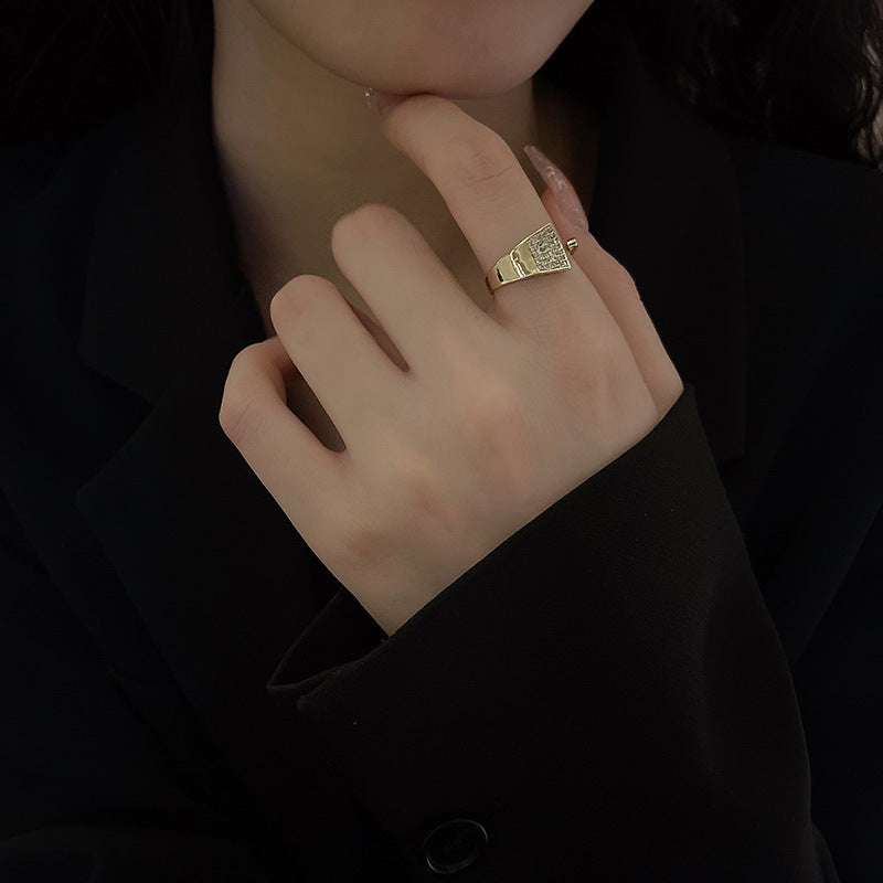 light luxury adjustable index finger ring gold geometric design on hand