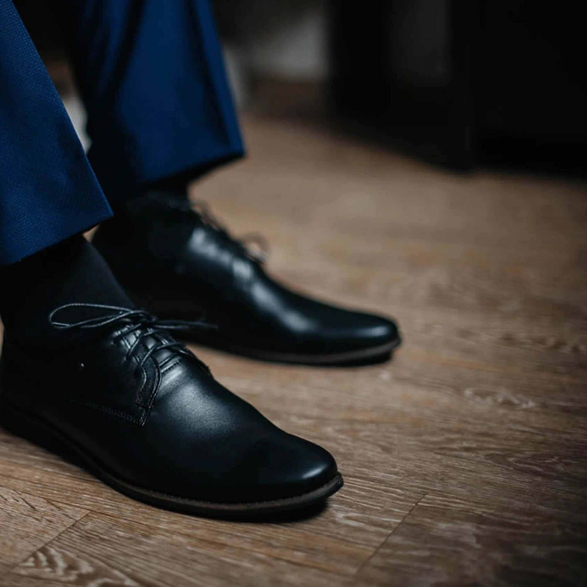 Men’s Bamboo Rayon Crew Socks breathable moisture-wicking thin summer socks in black worn with dress shoes