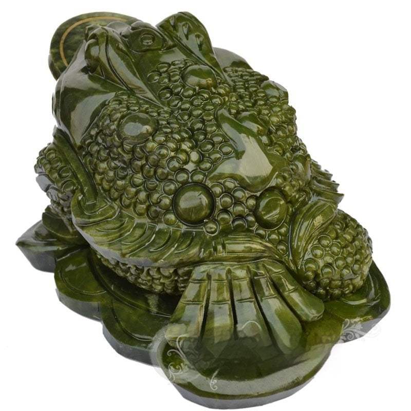 South Jade Toad Jewelry carved green jade figurine for prosperity and luck