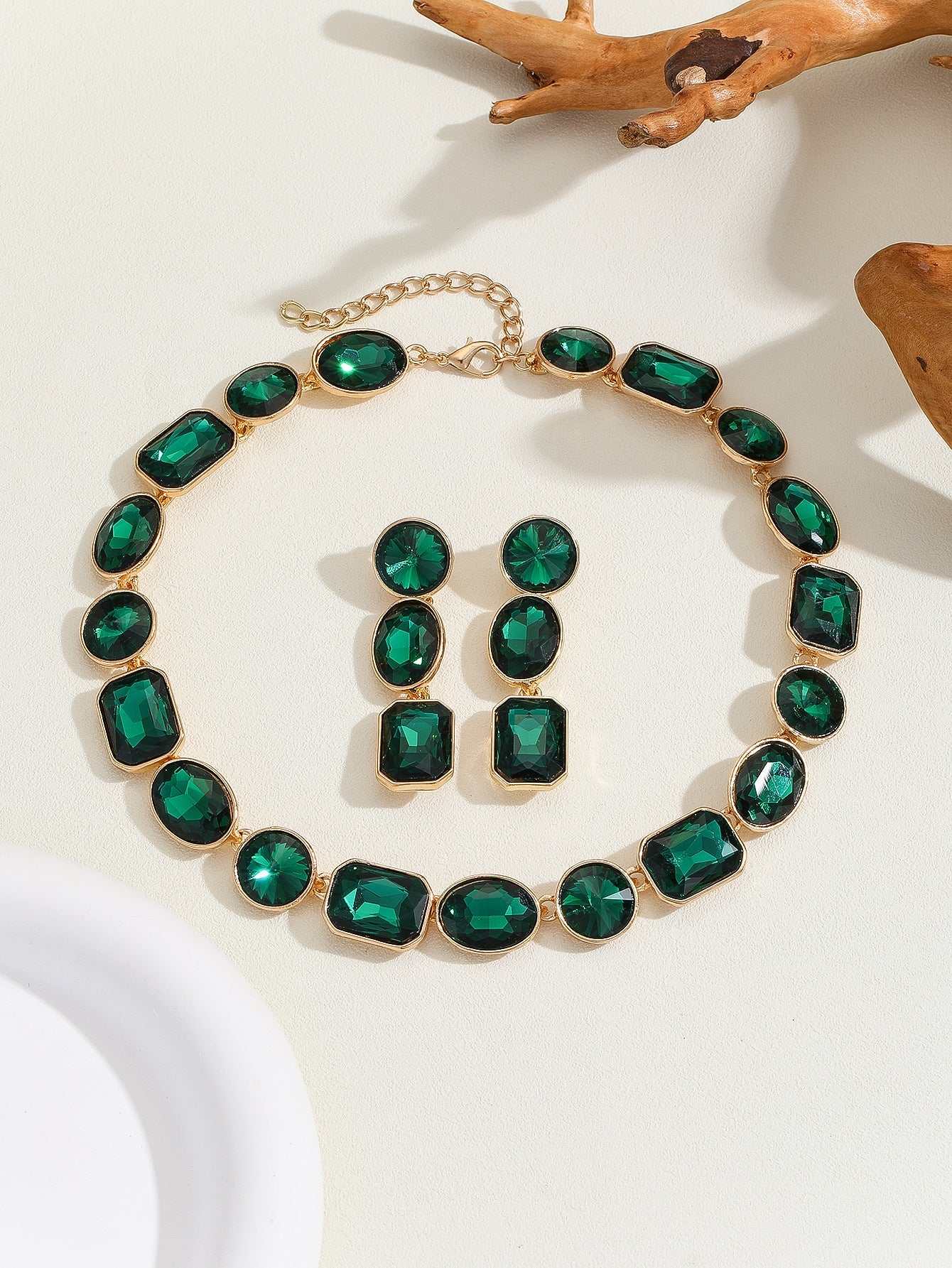 Vintage style crystal jewelry green gemstone necklace and earrings set unisex handcrafted pearl elements