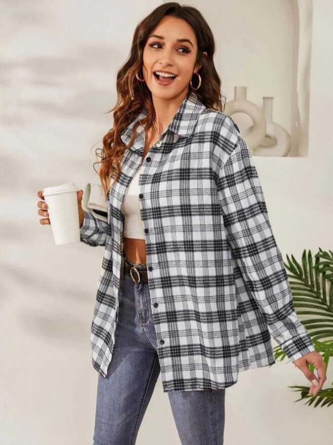 Women's casual long sleeve plaid jacket in black and white polyester fabric