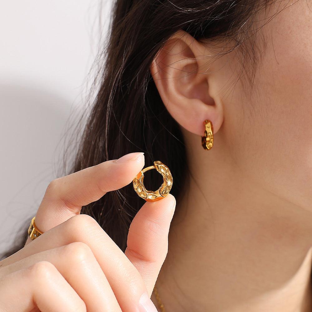 Women’s minimalist retro circle gold earrings titanium steel geometric design