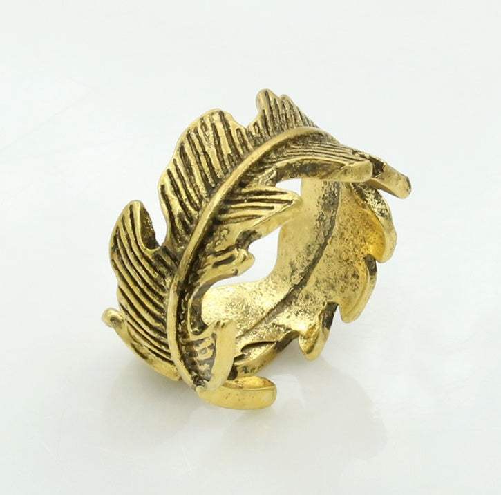 Vintage gold plated women’s personality leaf style ring with intricate feather design